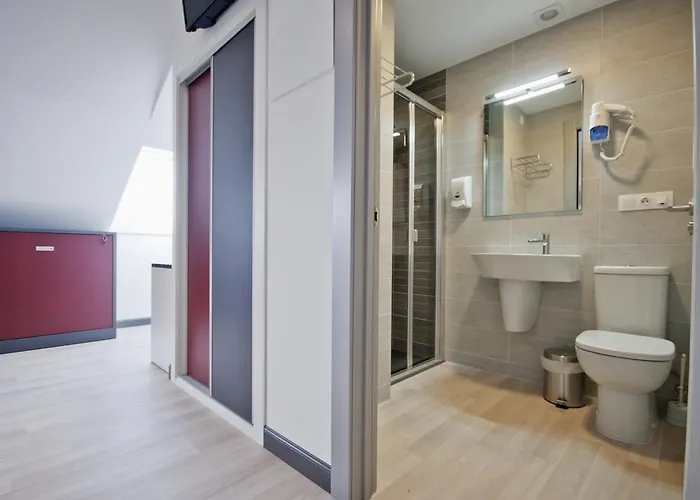 Ferramenteiro De Hotel 2*