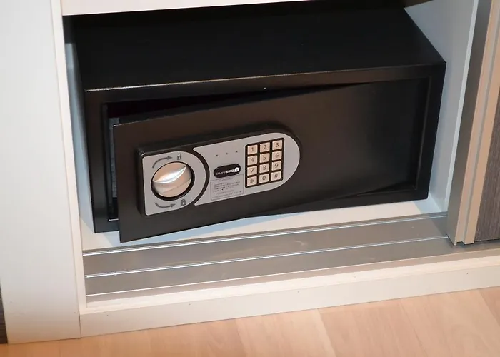 Ferramenteiro De מלון