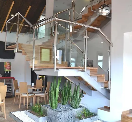 Ferramenteiro De Hotel Portomarin